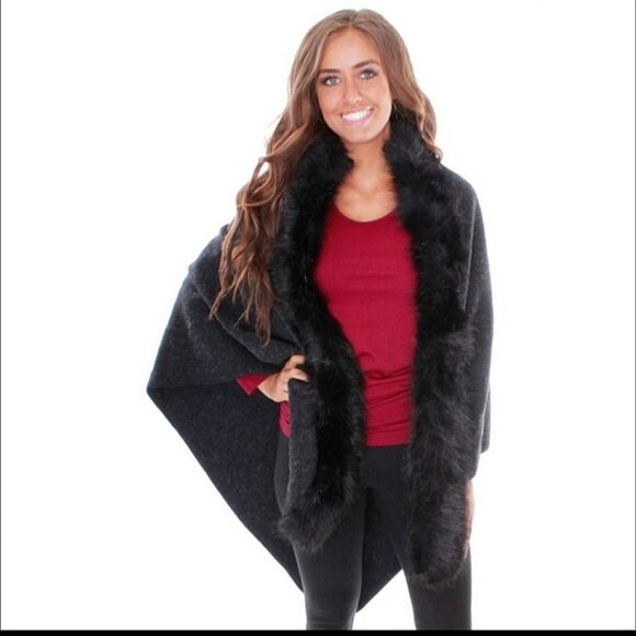 SALE Gorgeous Vegan Fur Black Cape - Picture 6 of 8